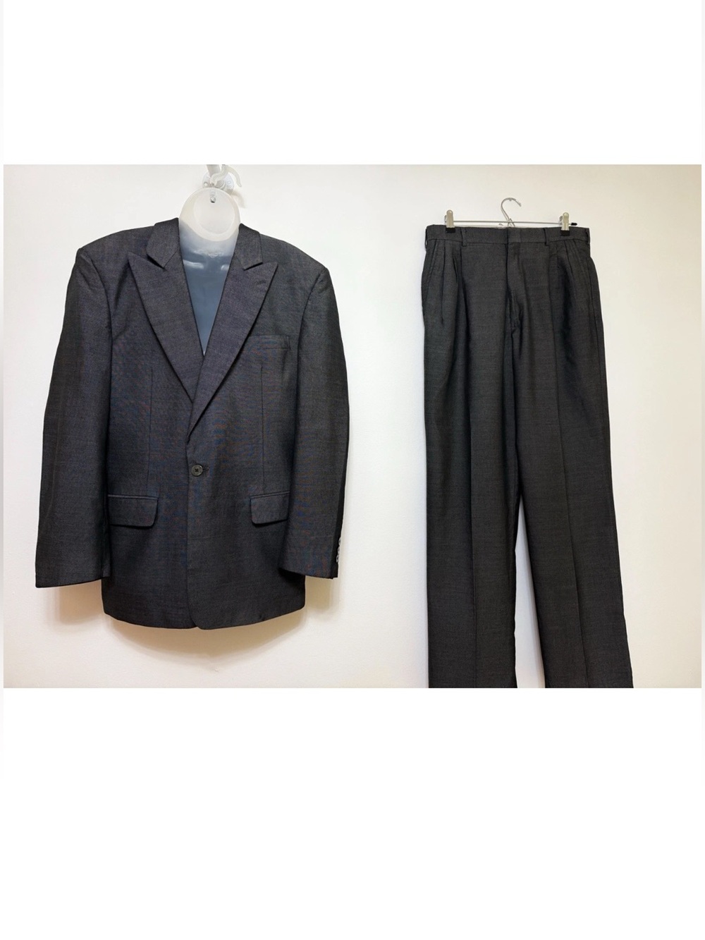 Europa Collection Men 2 Piece Wool Suit Blazer US 42 Pants 33W X 32L Classic USA